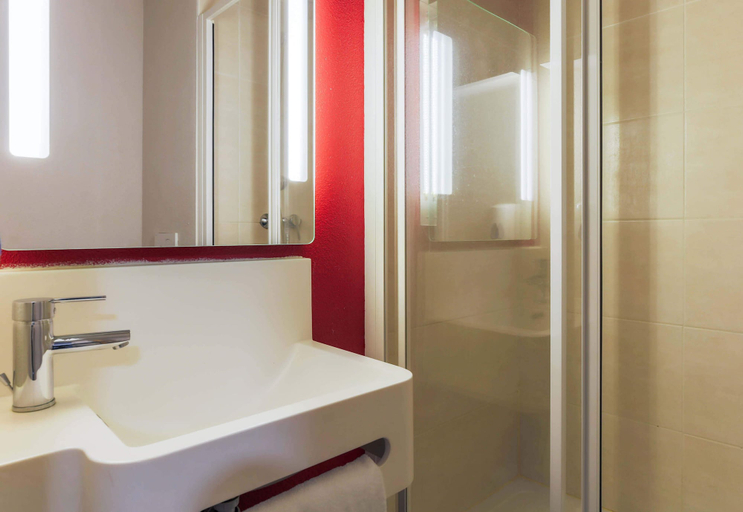 Bathroom 4, B&B HOTEL Verdun Sud, Meuse
