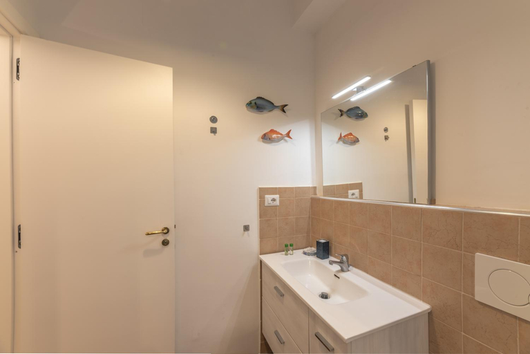 Others 5, Villa Dorothee, Napoli