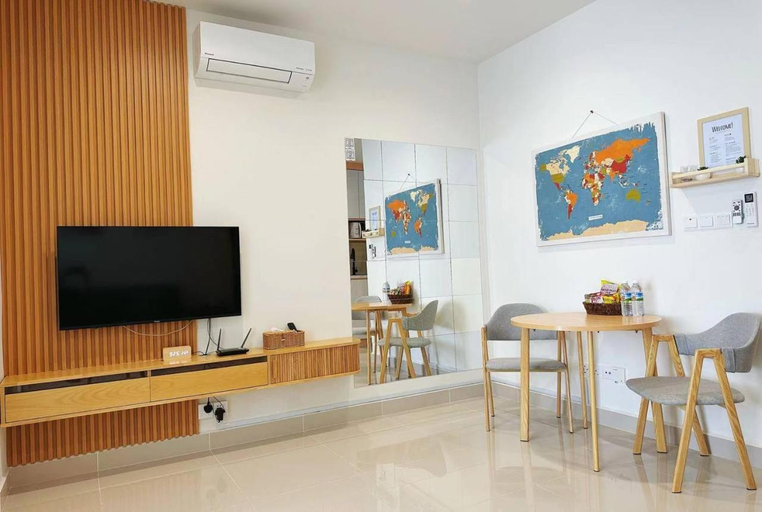 Shared lounge/TV area