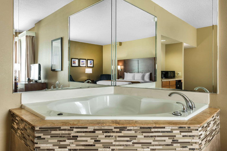 Bathroom 4, Comfort Suites Baymeadows Near Butler Blvd, Duval