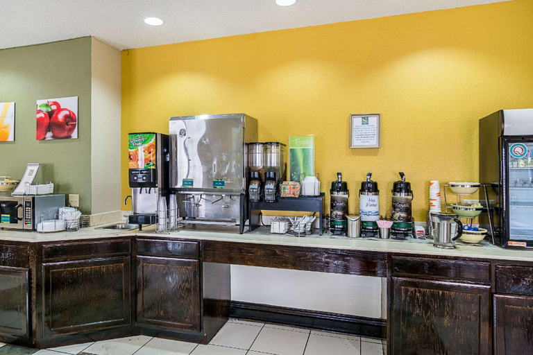 Food & Drinks 4, Quality Inn & Suites Harvey - Chicago Southland, Cook