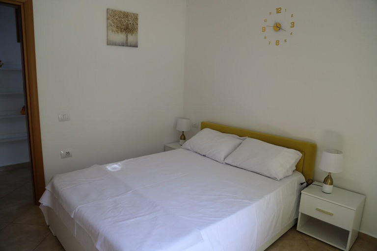 Others 5, Esi Home, Vlorës
