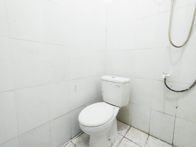 Bathroom 8