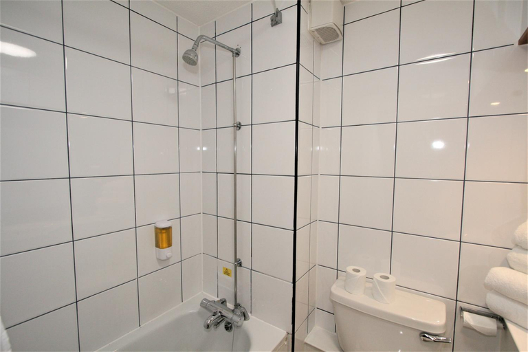 Bathroom 3, The Oakwood Hotel, Gloucestershire