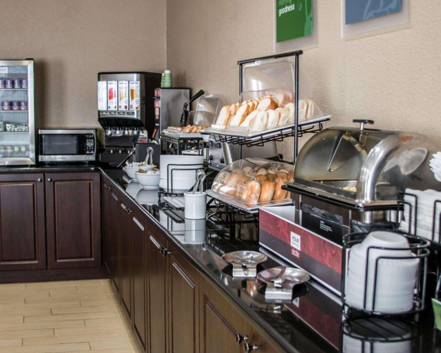 Food & Drinks 5, Garner Hotel Warren Northwest by IHG, Macomb