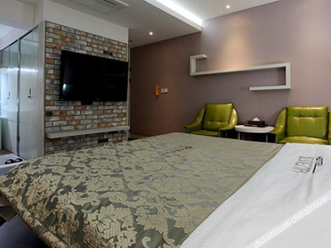 Bedroom 2, Hotel Cinema, Jongno