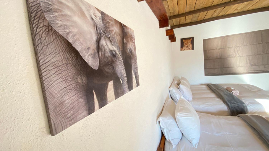 Bedroom 4, Wide Horizons Mountain Retreat, Ntondozi