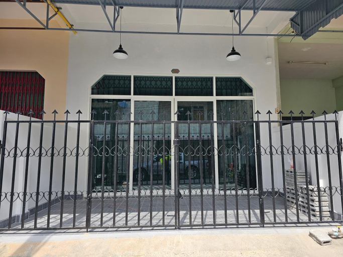 Others 4, 34house, Batong