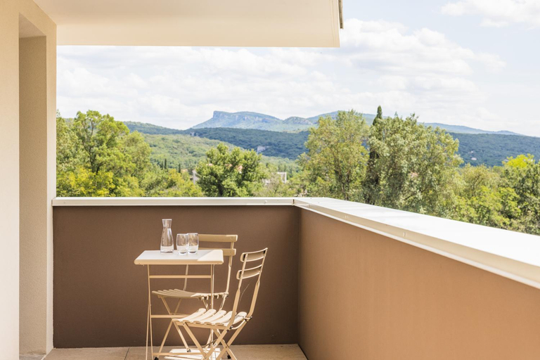Others 4, Hotel des Thermes des Fumades, Gard