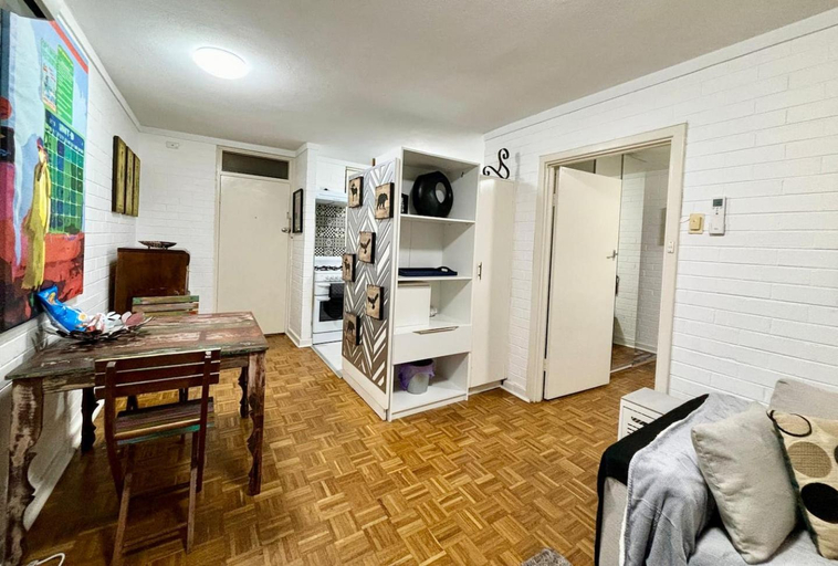 Others 5, Central Subiaco Oasis 1 Bedroom Unit, Perth