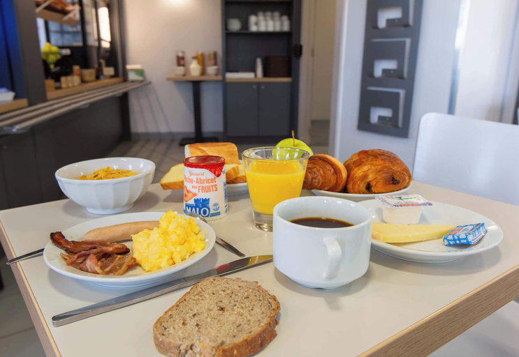 Food & Drinks 5, B&B HOTEL Blois Sud Vineuil, Loir-et-Cher