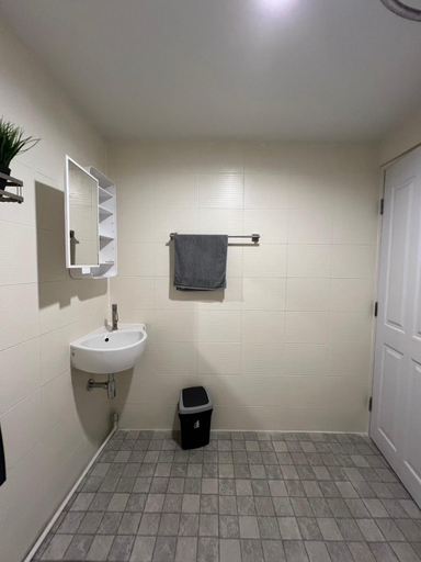 Bathroom 7