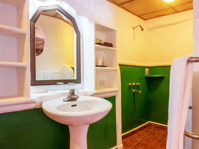 Bathroom 4, Atlantis Dive Resort Puerto Galera, Puerto Galera