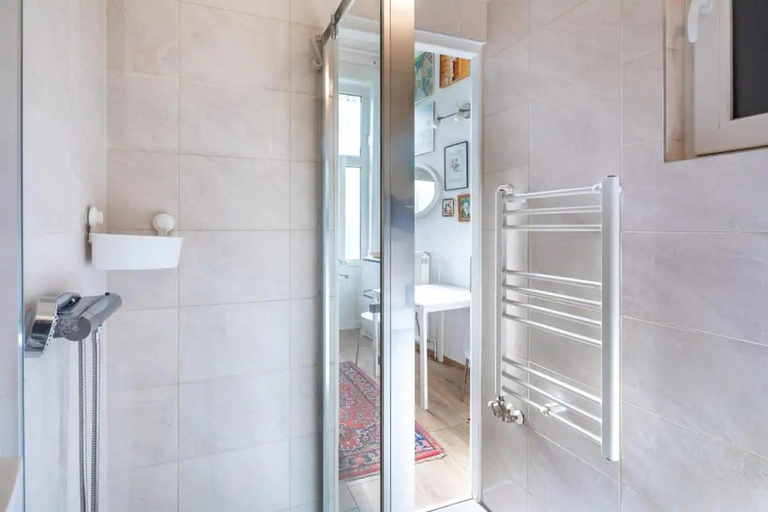 Bathroom 3, Astoria Central Home Apartments, Budapesti