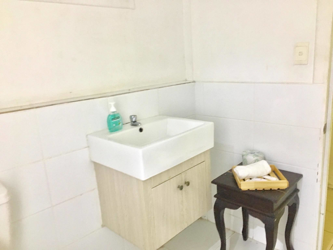 Bathroom, Apia Inn, Faleata East