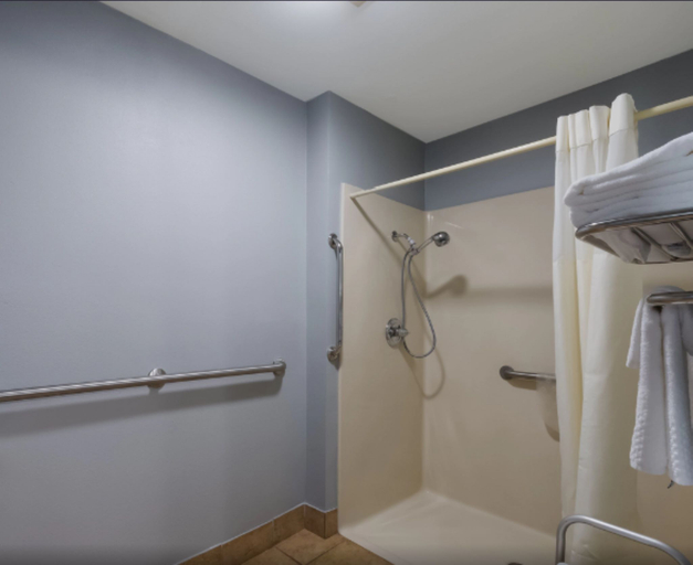 Bathroom 4, Quality Inn & Suites Oklahoma City North, Oklahoma