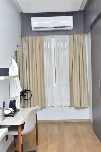 Others 3, Hotel Stella, Kinshasa