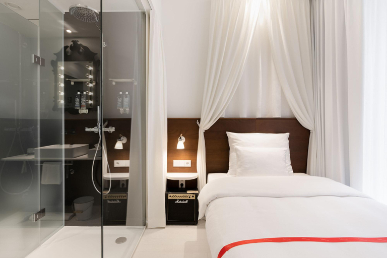 Bedroom 3, Ruby Rosi Hotel Munich by IHG, München