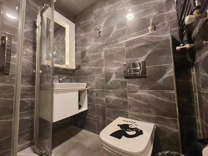 Bathroom 5, Taksim Landhouse, Beyoğlu