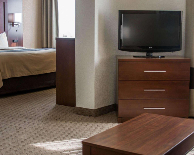 Bedroom 3, Garner Hotel Warren Northwest by IHG, Macomb