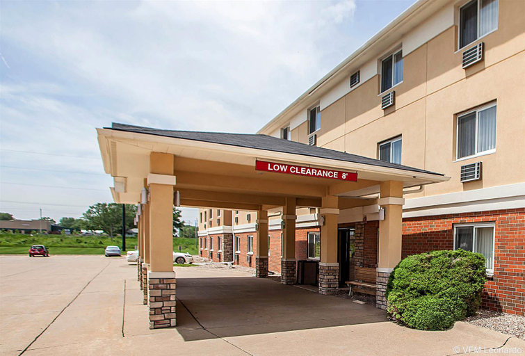 Exterior & Views 2, Quality Inn & Suites Davenport near I-80, Scott