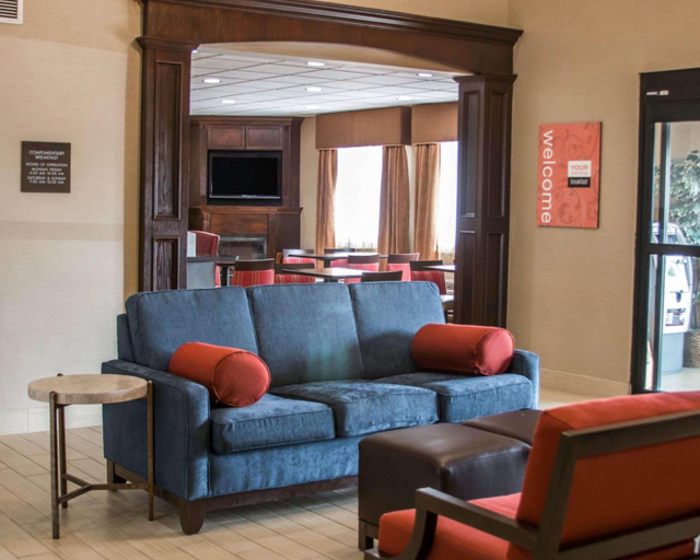 Public Area 2, Garner Hotel Warren Northwest by IHG, Macomb