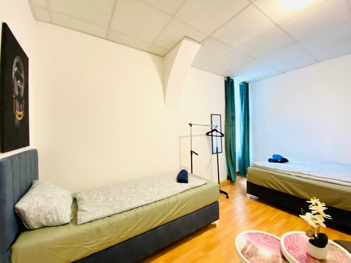 Others 5, Stylish Shared 3-Bedroom Stay Near City, Wien