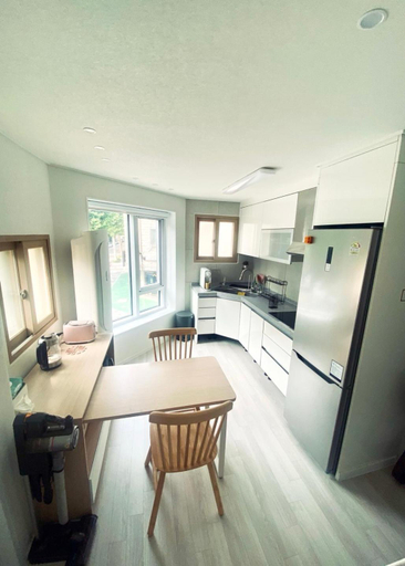 Others 1, Kelly House, Goyang