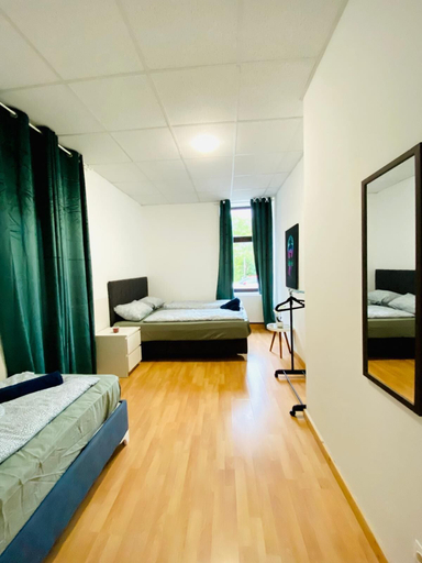 Bedroom 3, Stylish Shared 3-Bedroom Stay Near City, Wien