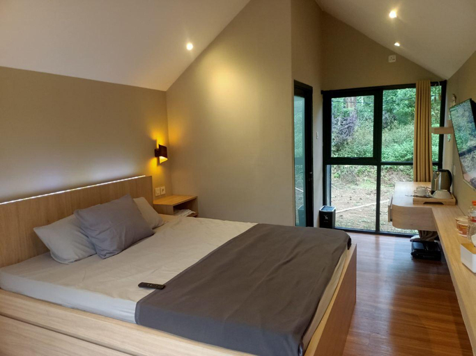 Bedroom 1, Cabin Syariah di hutan pinus jayagiri lembang, Bandung