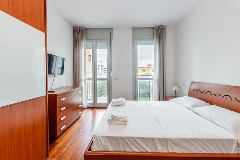Room 3, Modern and Peaceful Apartment With Balcony, Milano