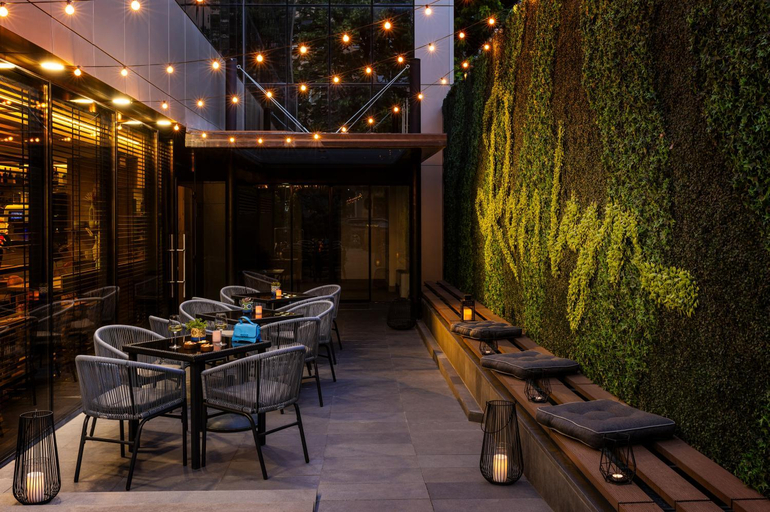 Food & Drinks 5, Thracia Hotel, Stolichna