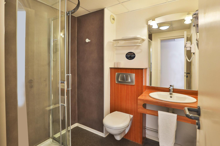 Bathroom 3, ACE Hotel Vendee Saint Hermine, Vendée