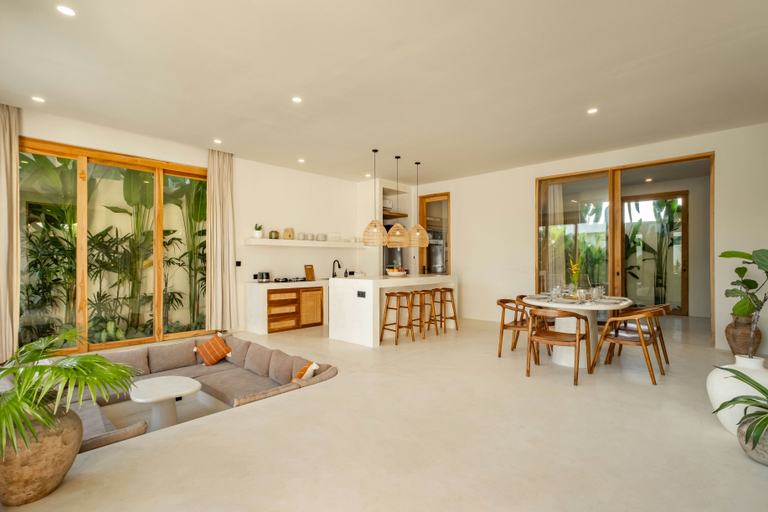 Others 5, Villa Rheia Pererenan, Badung