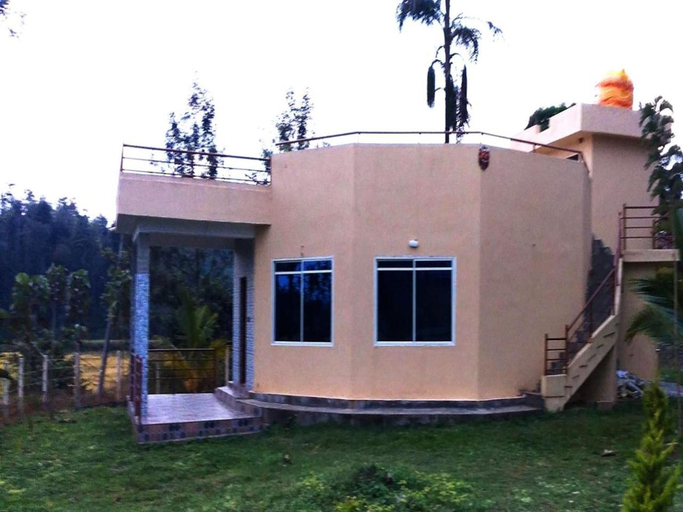 Exterior 13