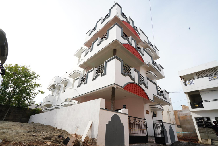 Exterior 11