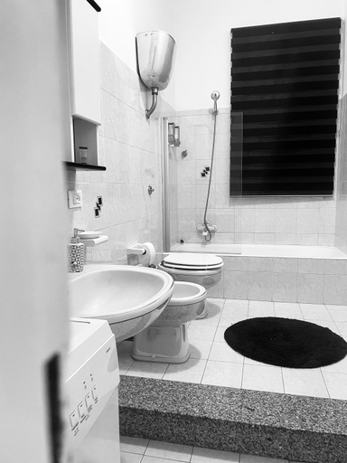 Bathroom 3, Collina di Girgenti, Agrigento