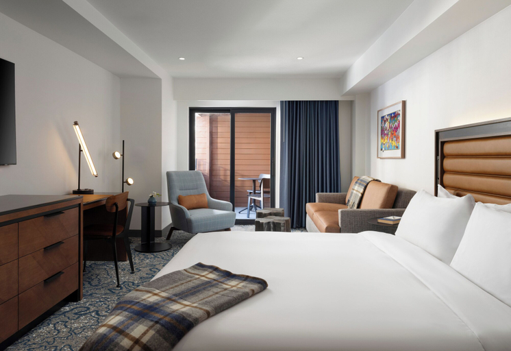 Bedroom 3, Hotel Alpenrock Breckenridge, Curio Collection by Hilton, Summit