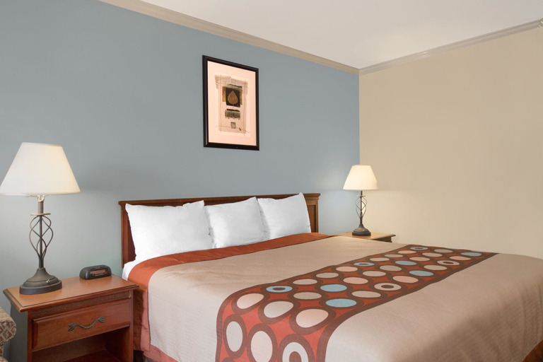 Bedroom, budgetel Inn & Suites, Saint Clair