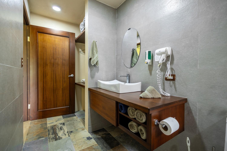 Bathroom 4, Villas Jawara ! Un Volcan en su Jardin !, San Carlos