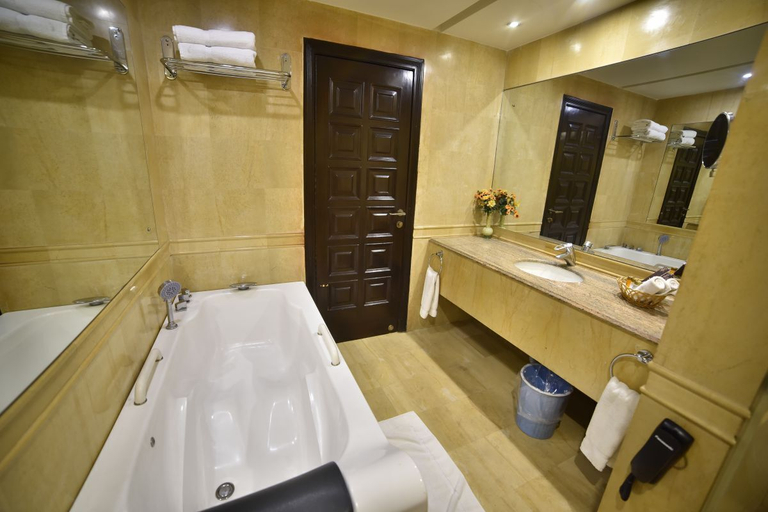 Bathroom 3, Marian Hotel, Gujranwala