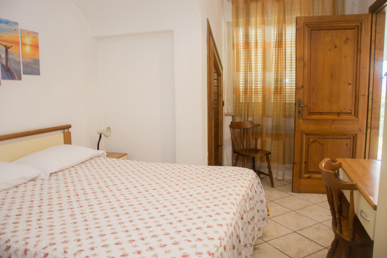 Bedroom 2, Villa Mena, Napoli