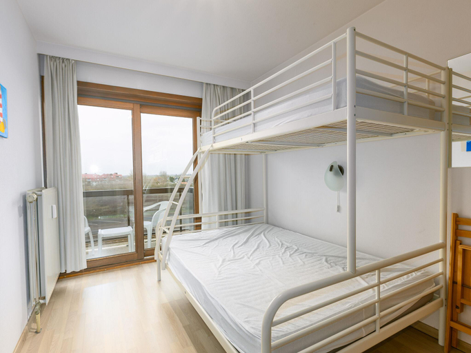Bedroom 2, Apartment with sea view and sunny terrace, West-Vlaanderen
