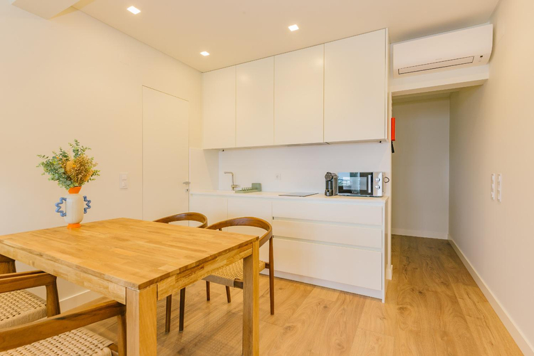 Others 4, RENT4REST Estoril Seafront Apartments, Cascais