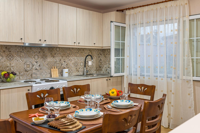 Others 4, Vardakis house - 5 minutes from the famous Shipwreck Beach by Villa Mana Gers, Ionian Islands
