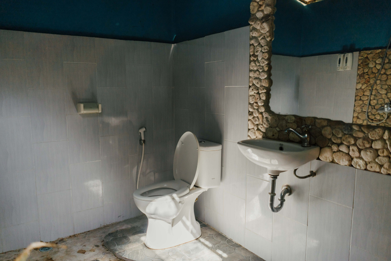 Bathroom 3, The Tamban Jukung, Klungkung