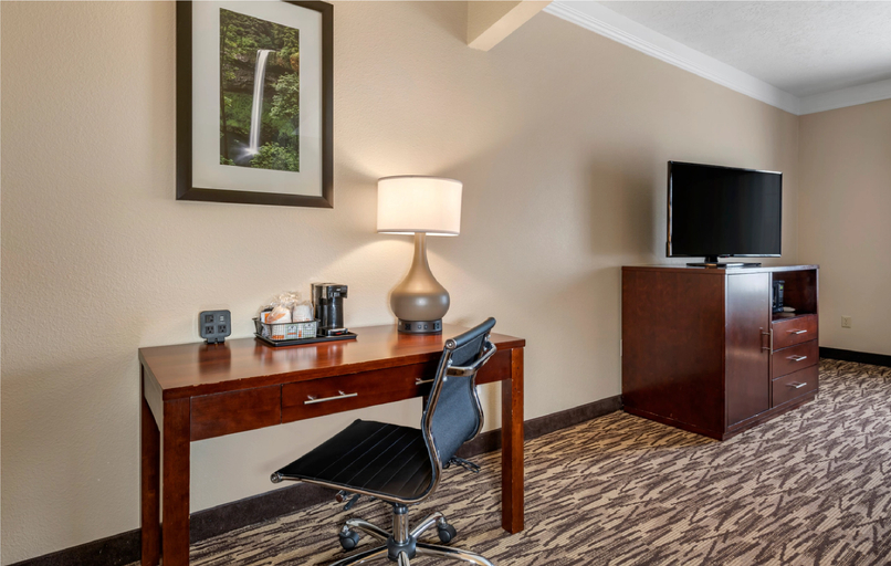 Bedroom 3, Comfort Suites Salem, Marion