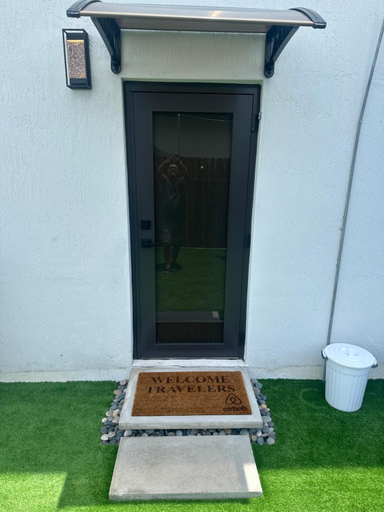 Others 5, Tropical Studio, Miami-Dade