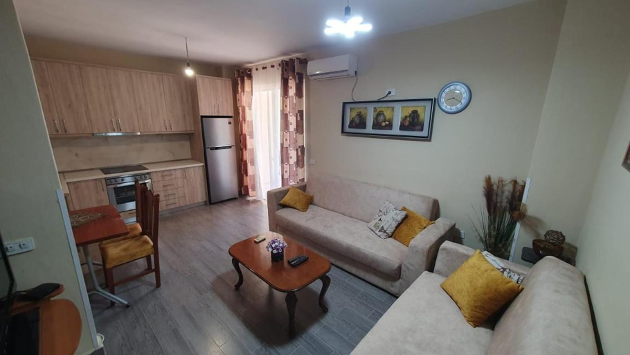 Others 5, Moza Apartment, Tiranës