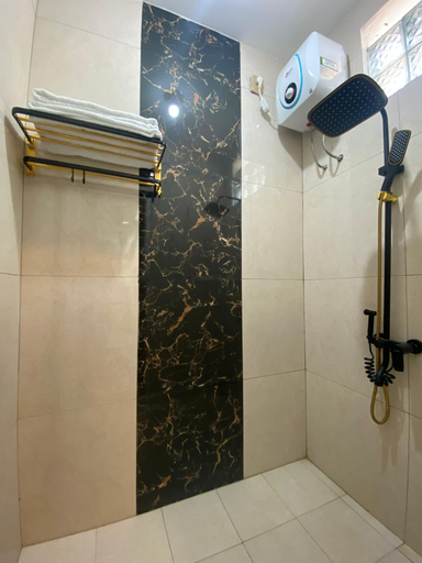Bathroom 5, Saputri Cultural Backyard, Sumedang